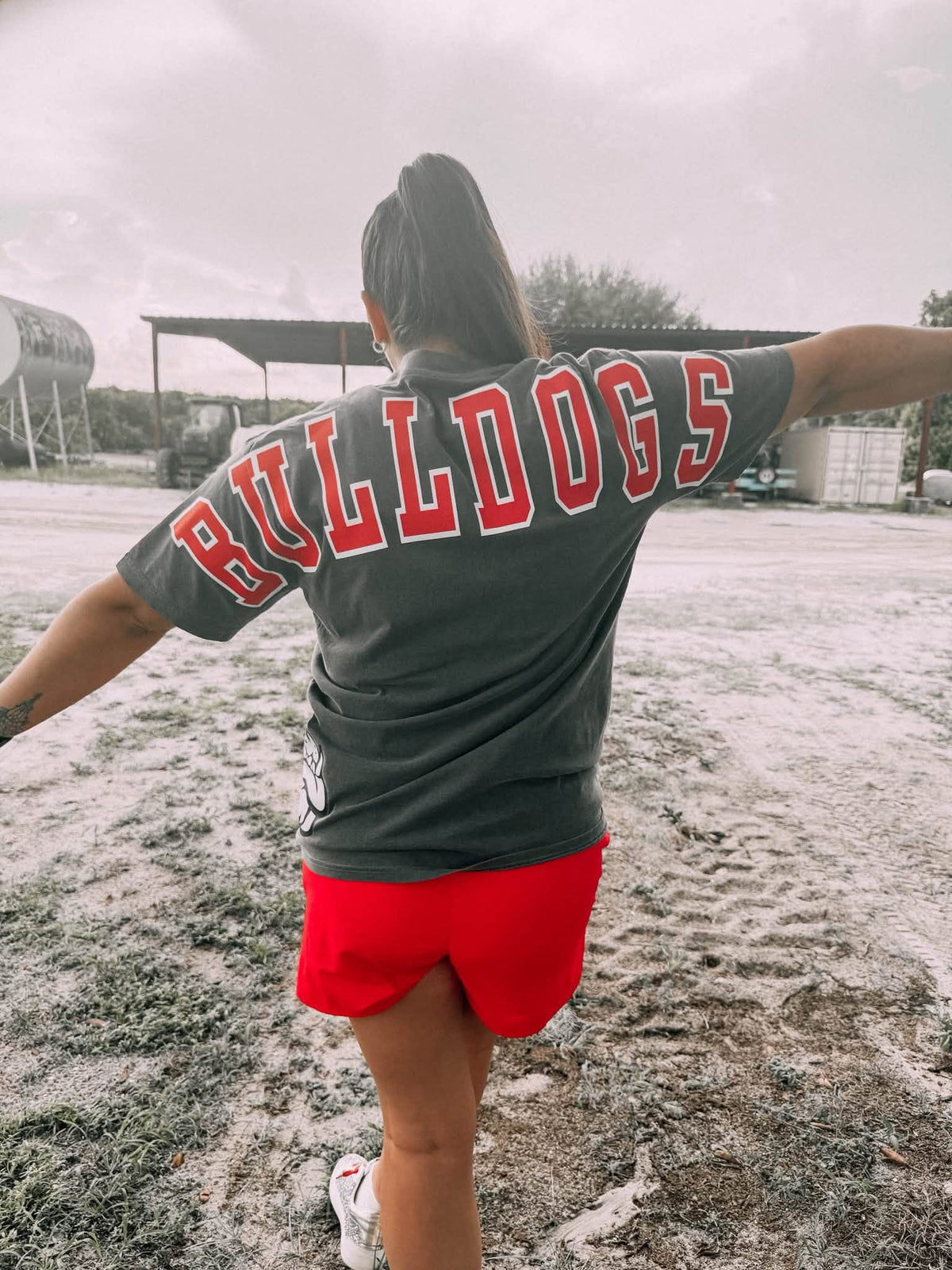 Bulldogs Comfort Colors Pepper shirt front with bulldog graphic